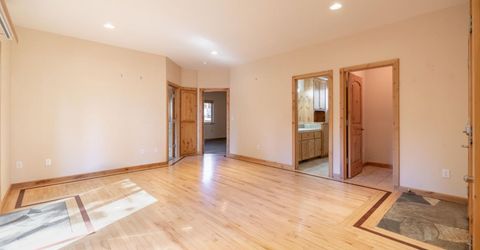 1040 Truckee Drive, South Lake Tahoe, CA 96150 Photo