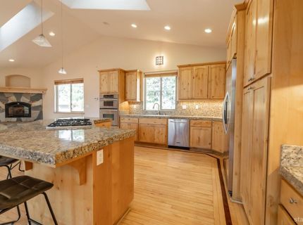 1040 Truckee Drive, South Lake Tahoe, CA 96150 Photo
