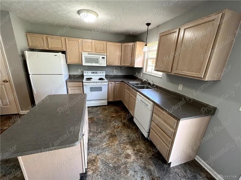 2451 Trotter Court, Beavercreek, OH 45434 Photo 10