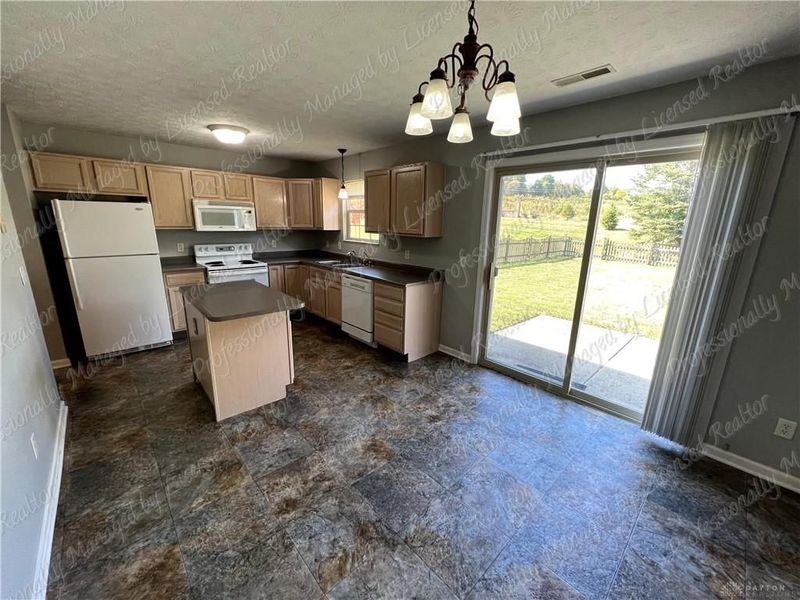 2451 Trotter Court, Beavercreek, OH 45434 Photo 9