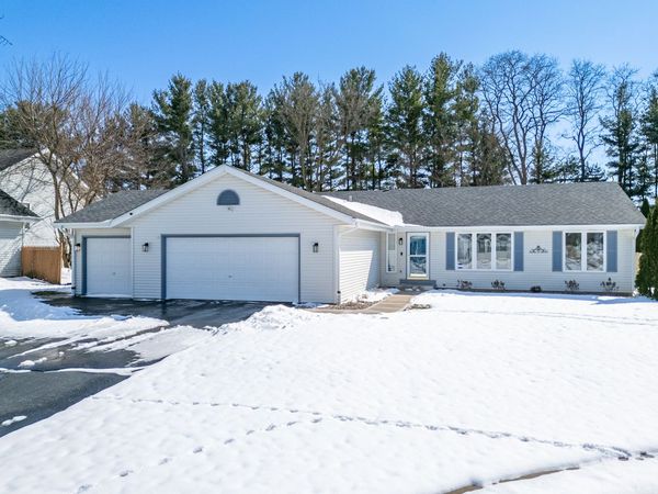 5815 Candover Road, Loves Park, IL 61111