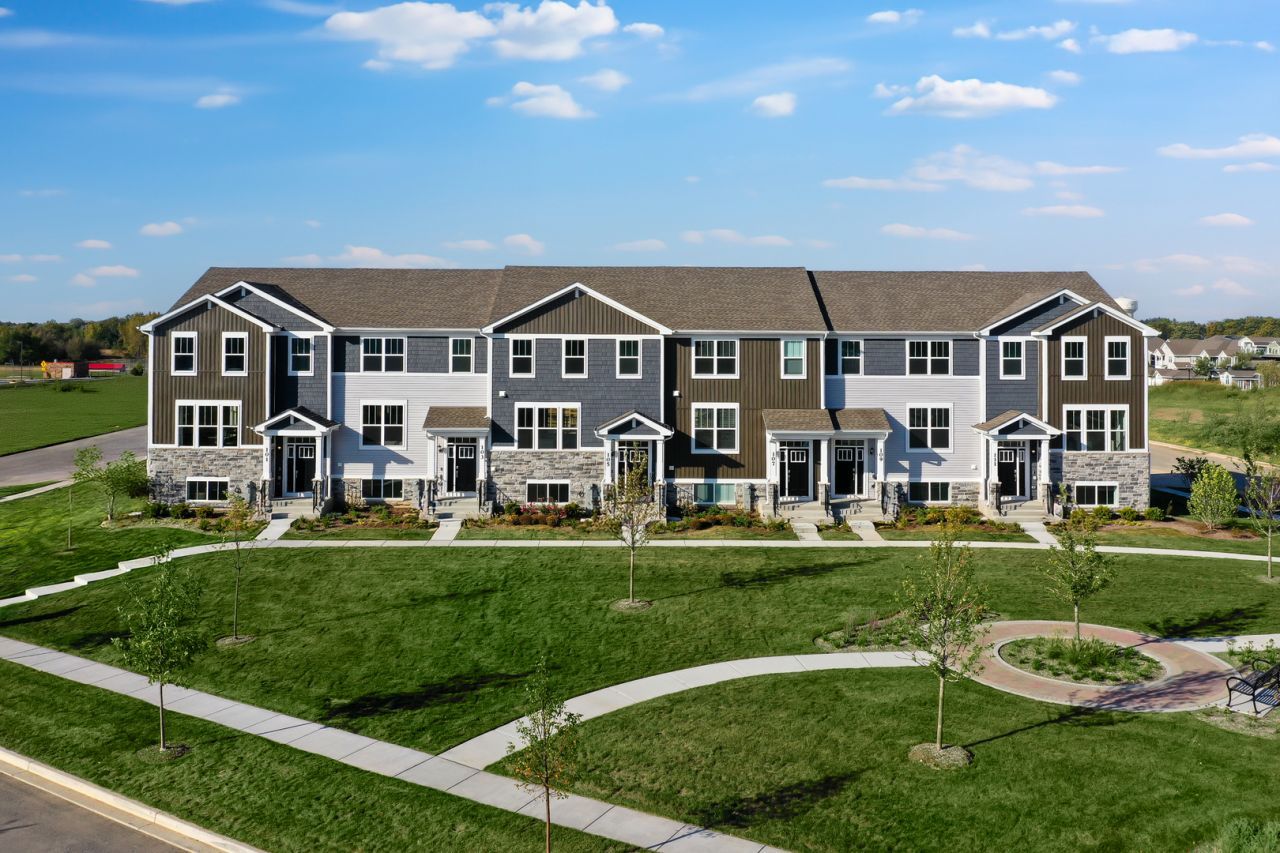 327 Settlers Place, West Dundee, IL 60118 Main Photo