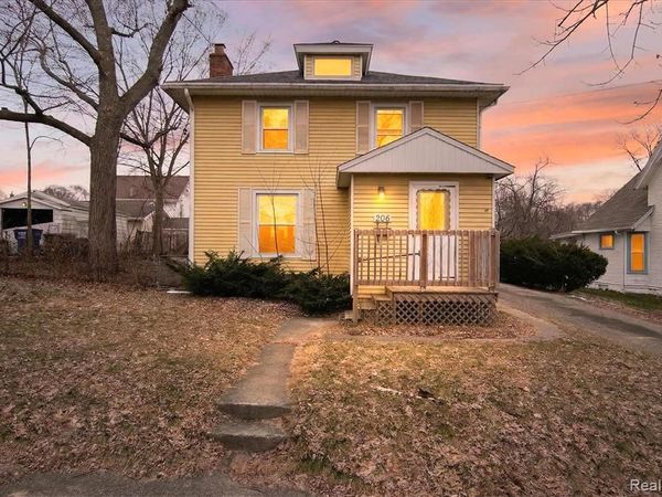 206 N Grinnell Street, Jackson, MI 49202