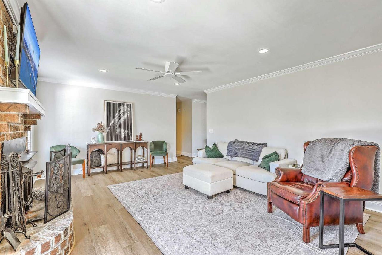 2907 Honeywell Court Photo 12