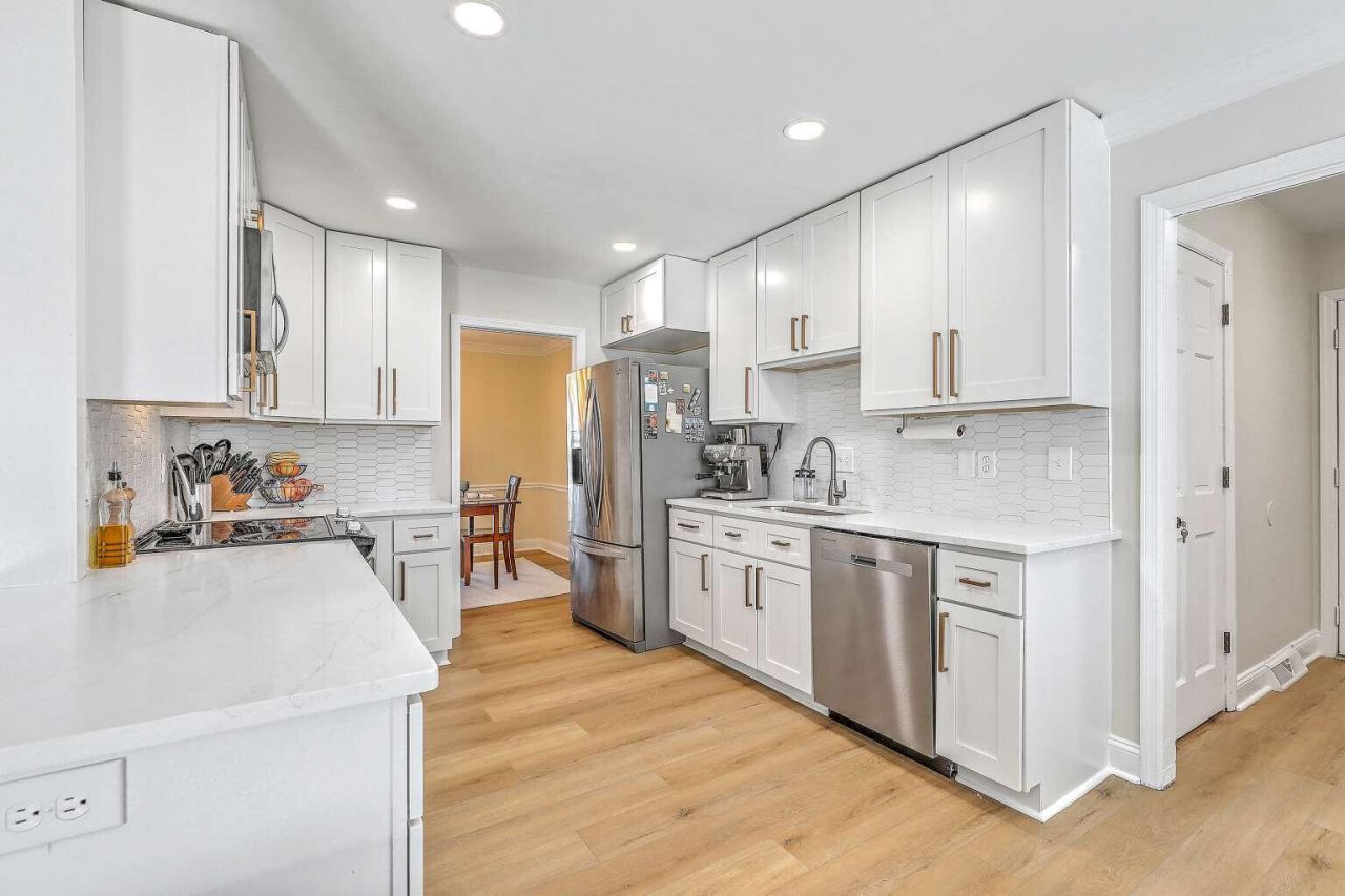 2907 Honeywell Court Photo 8