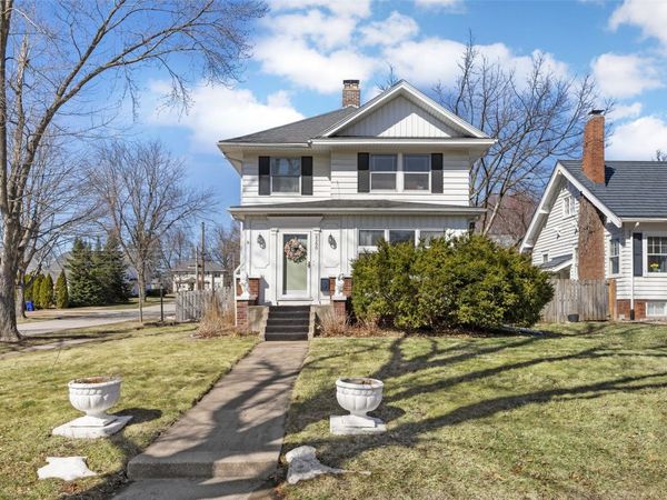 2300 4th Avenue SE, Cedar Rapids, IA 52403