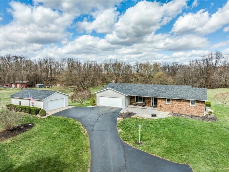 1800 Ginder Road NW, Lancaster, OH 43130 Photo 1