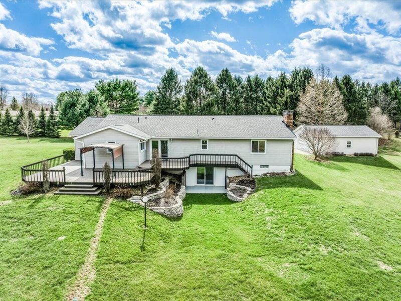 1800 Ginder Road NW, Lancaster, OH 43130 Photo 2