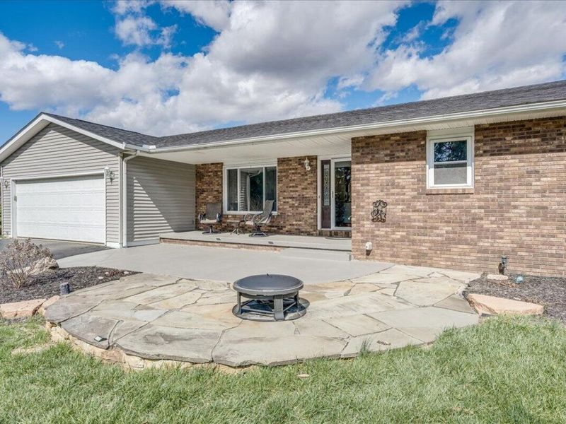 1800 Ginder Road NW, Lancaster, OH 43130 Photo 3