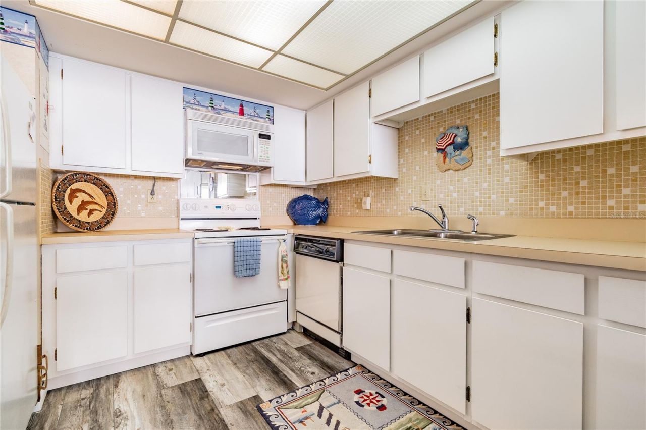 17920 Gulf Boulevard, Unit 1208, Redington Shores, FL 33708 Photo