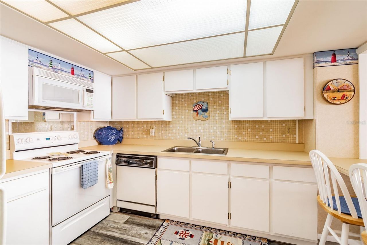 17920 Gulf Boulevard, Unit 1208, Redington Shores, FL 33708 Photo