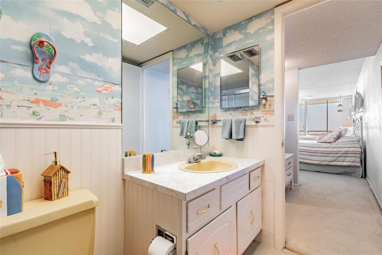 17920 Gulf Boulevard, Unit 1208, Redington Shores, FL 33708 Photo