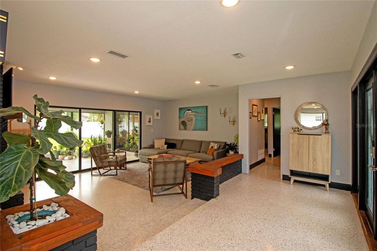 4438 Dr Martin Luther King Jr Street S, Saint Petersburg, FL 33705 Photo