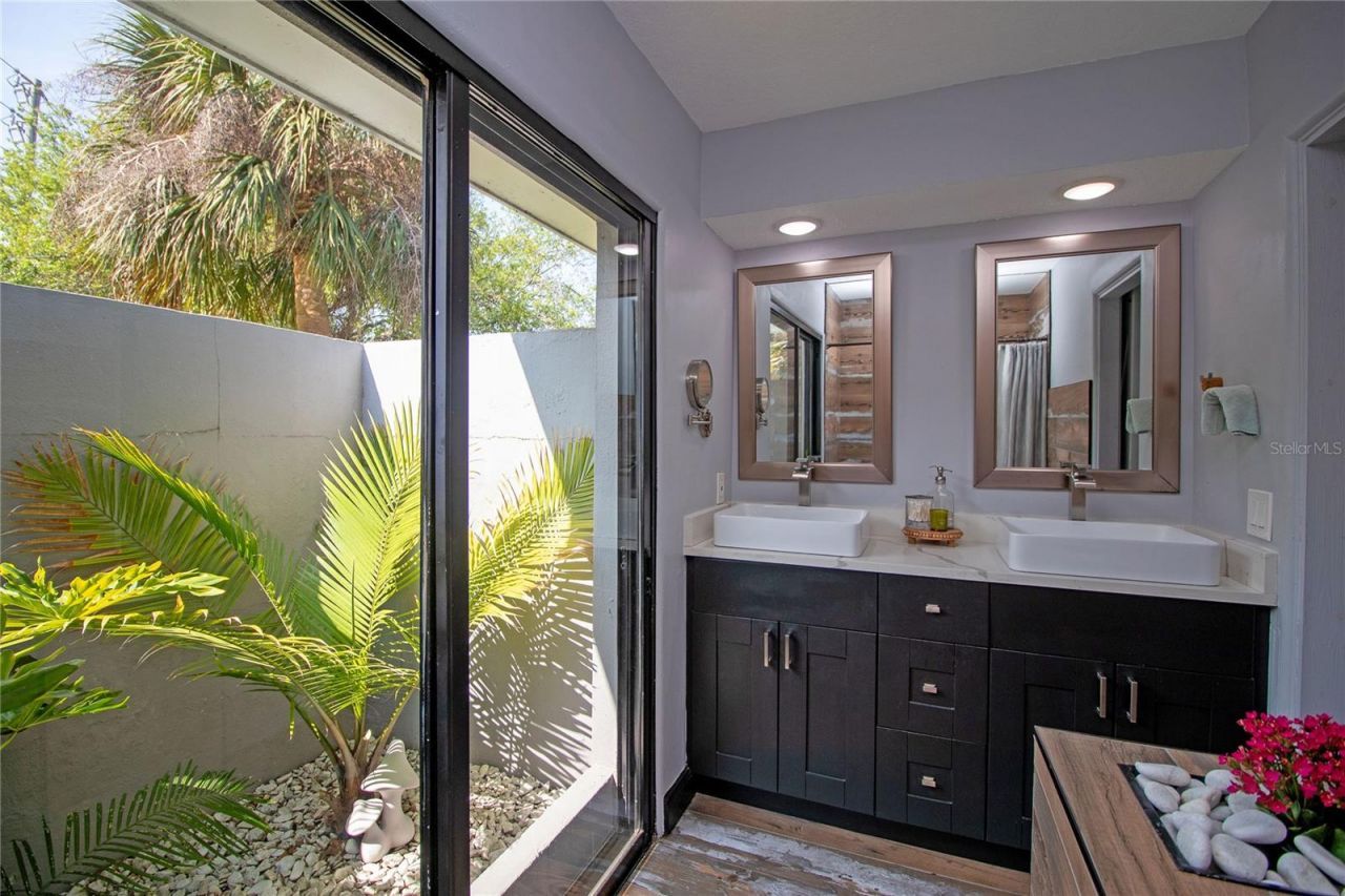 4438 Dr Martin Luther King Jr Street S, Saint Petersburg, FL 33705 Photo