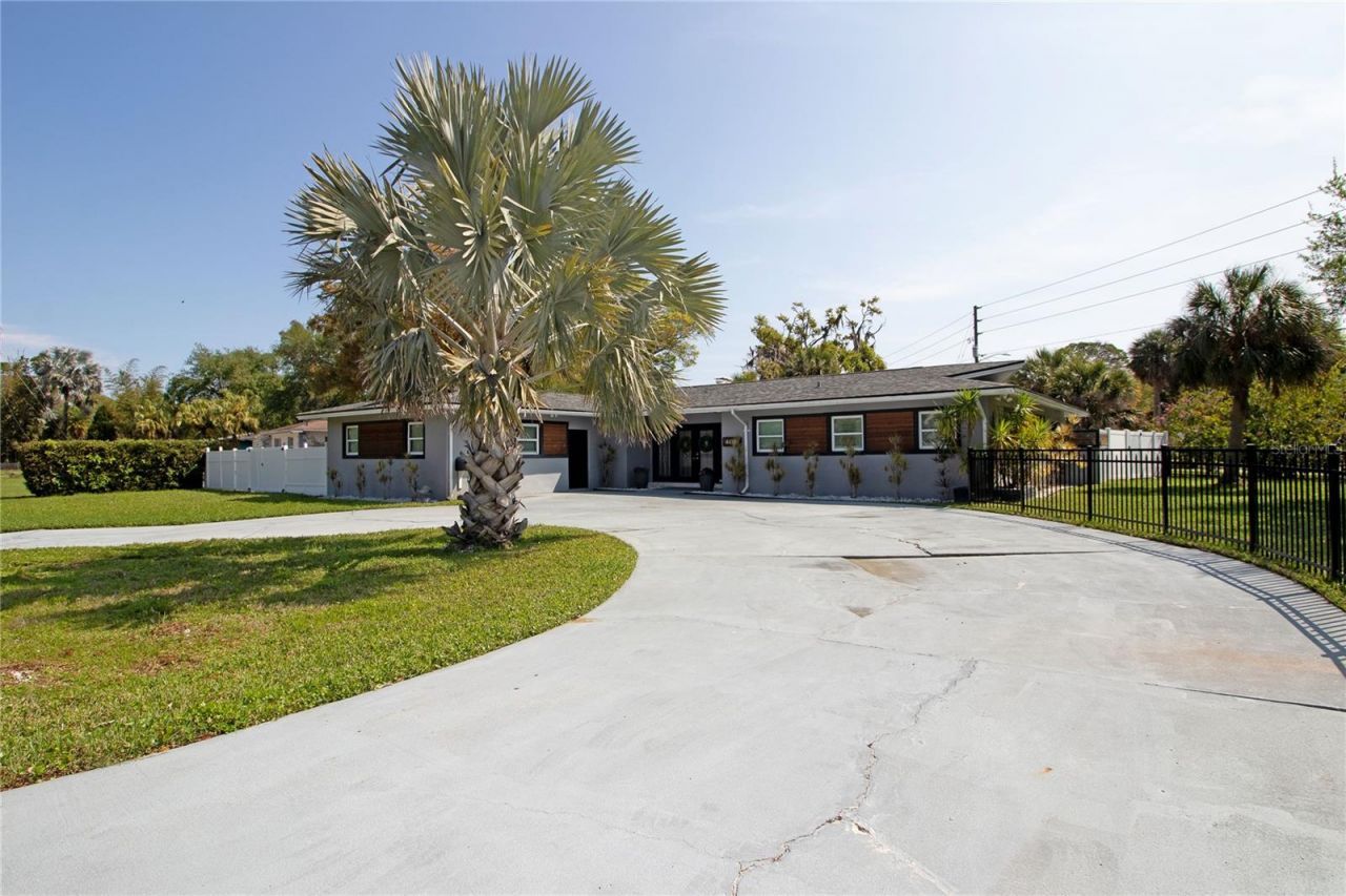 4438 Dr Martin Luther King Jr Street S, Saint Petersburg, FL 33705 Photo