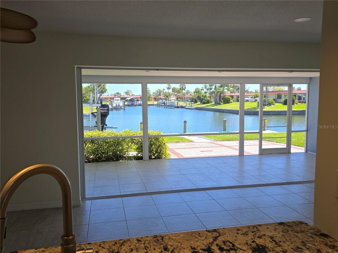 4007 Royal Palm Drive , Bradenton, FL 34210 Photo