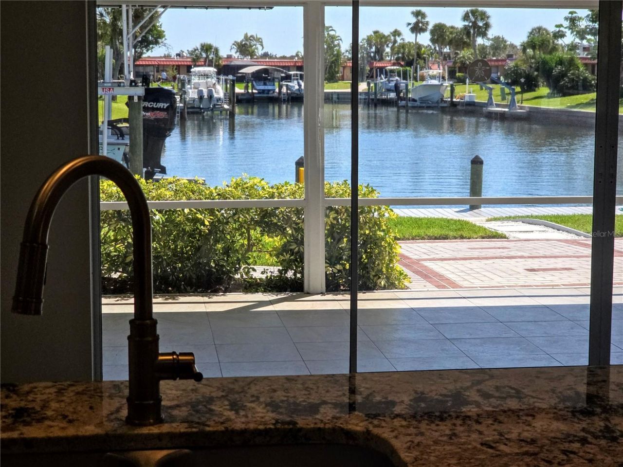 4007 Royal Palm Drive , Bradenton, FL 34210 Photo