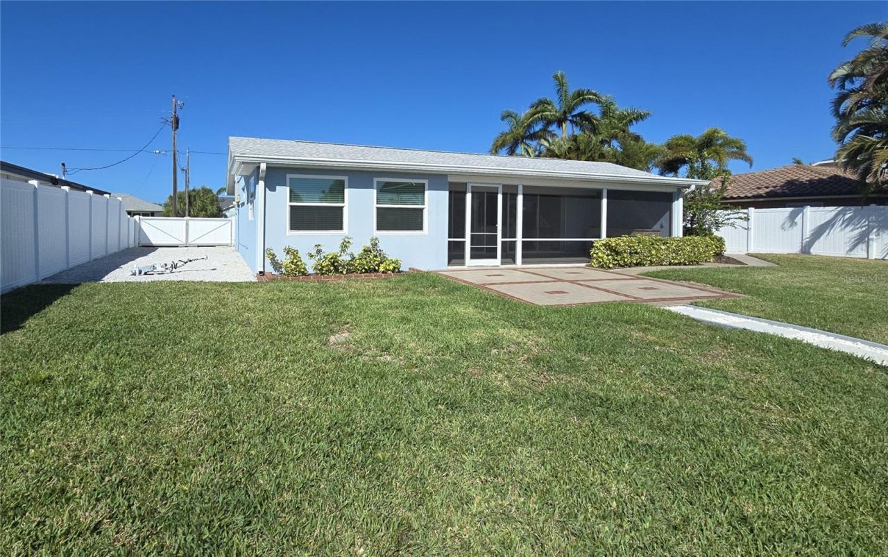 4007 Royal Palm Drive , Bradenton, FL 34210 Photo