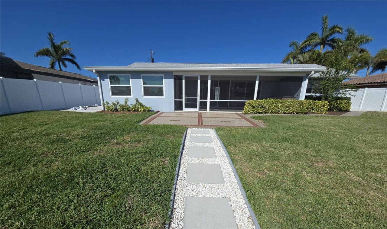 4007 Royal Palm Drive , Bradenton, FL 34210 Photo