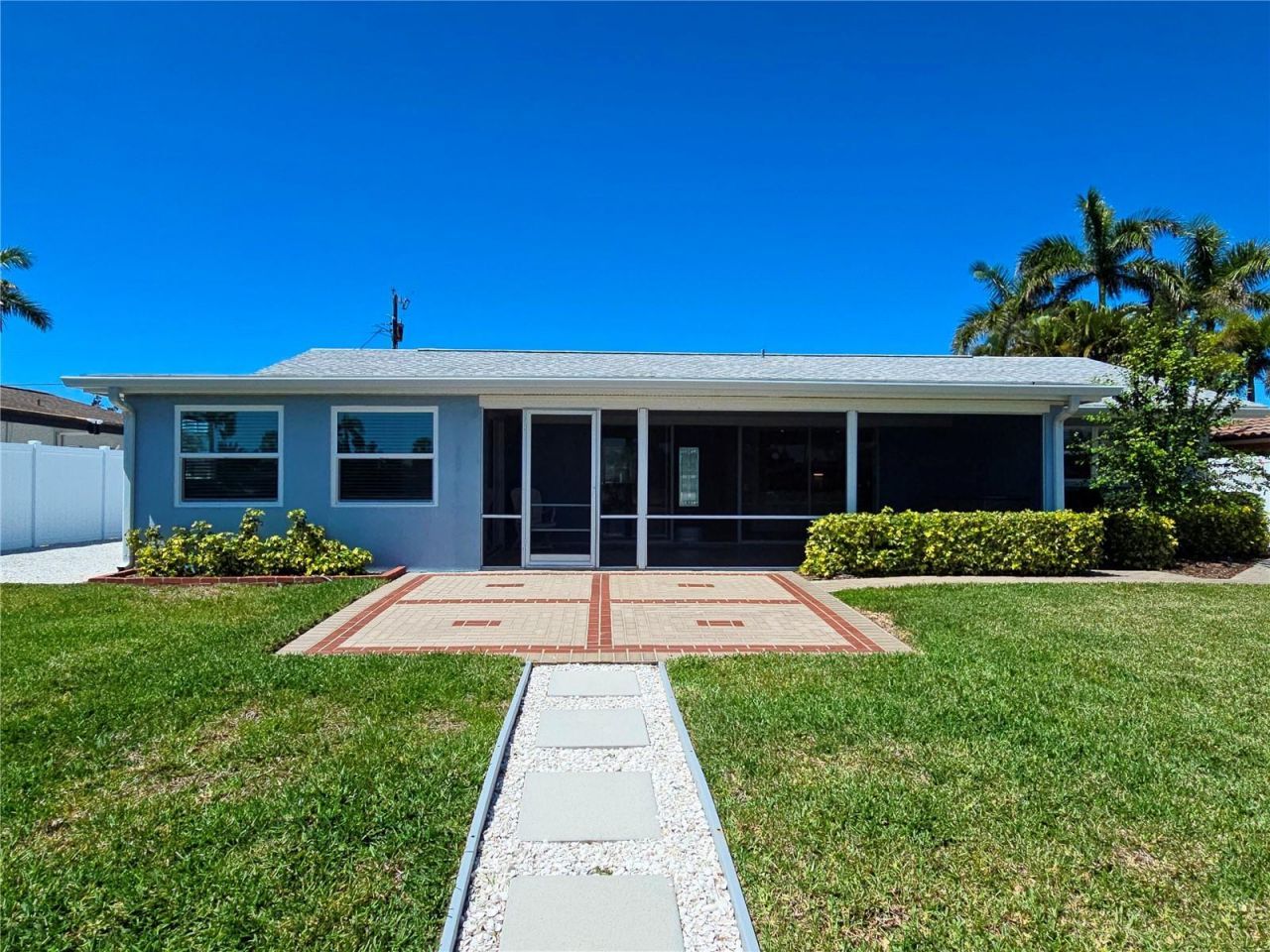 4007 Royal Palm Drive , Bradenton, FL 34210 Photo