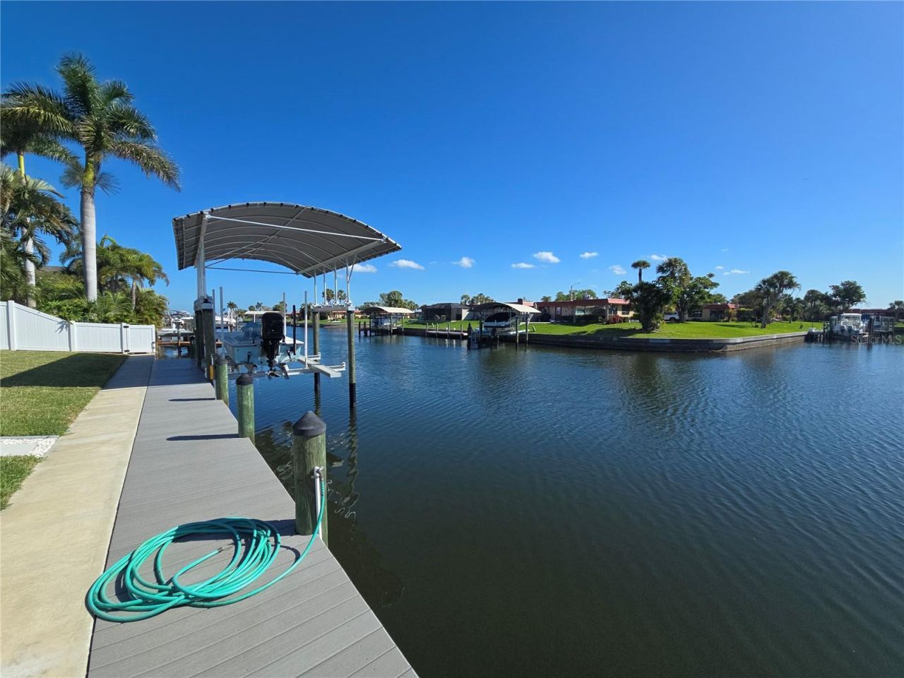 4007 Royal Palm Drive , Bradenton, FL 34210 Photo