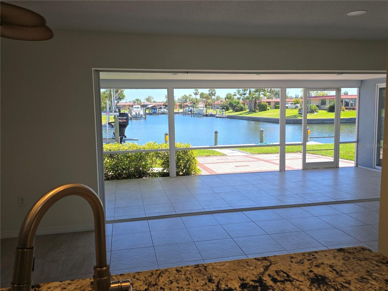 4007 Royal Palm Drive , Bradenton, FL 34210 Photo