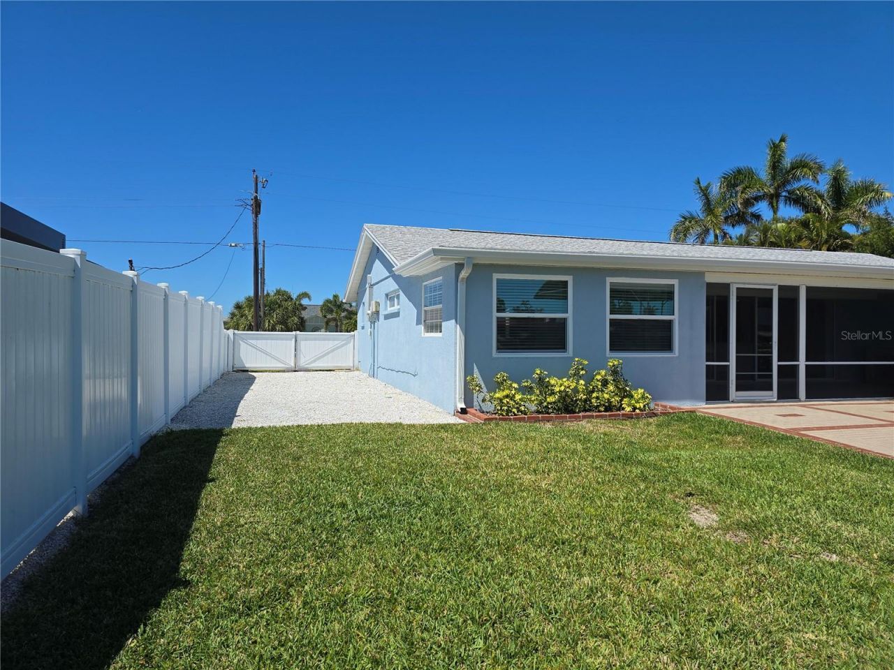 4007 Royal Palm Drive , Bradenton, FL 34210 Photo