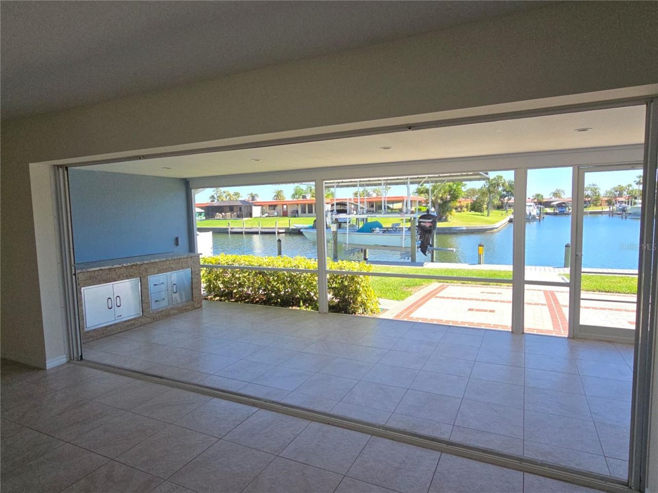 4007 Royal Palm Drive , Bradenton, FL 34210 Photo