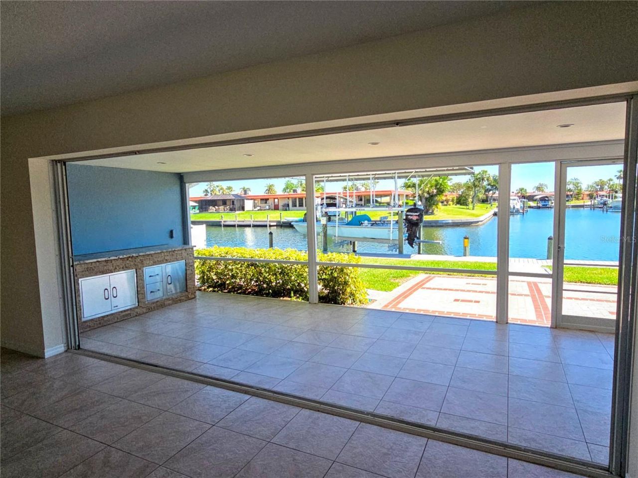 4007 Royal Palm Drive , Bradenton, FL 34210 Photo