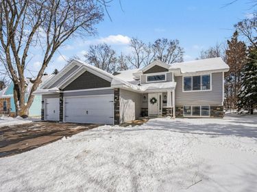 5004 France Avenue N, Brooklyn Center, MN 55429