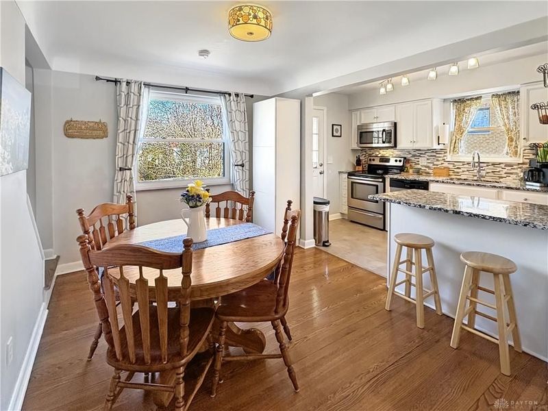 2872 Roseann Lane, Green Township, OH 45239 Photo 2