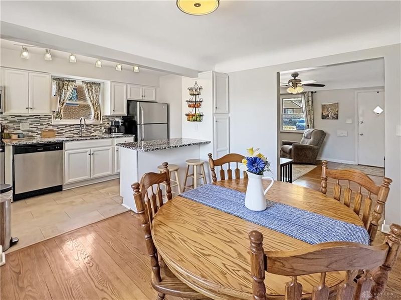 2872 Roseann Lane, Green Township, OH 45239 Photo 8