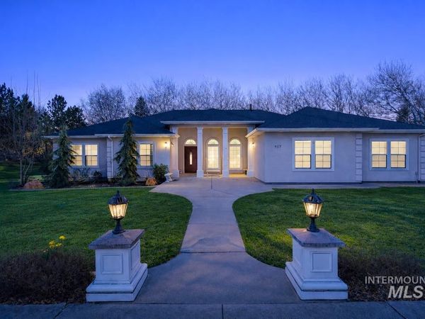 977 N Woodvalley, Eagle, ID 83616