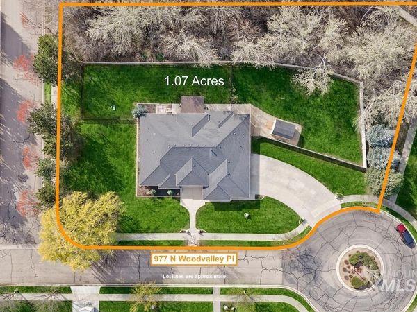 977 N Woodvalley, Eagle, ID 83616