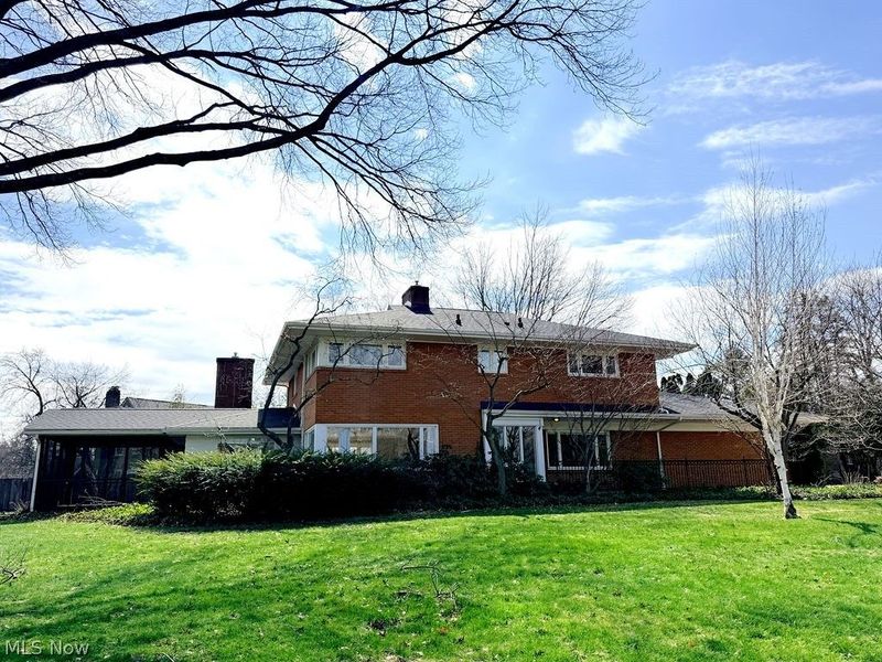 3224 Halsey Drive NE, Warren, OH 44483 Photo 1