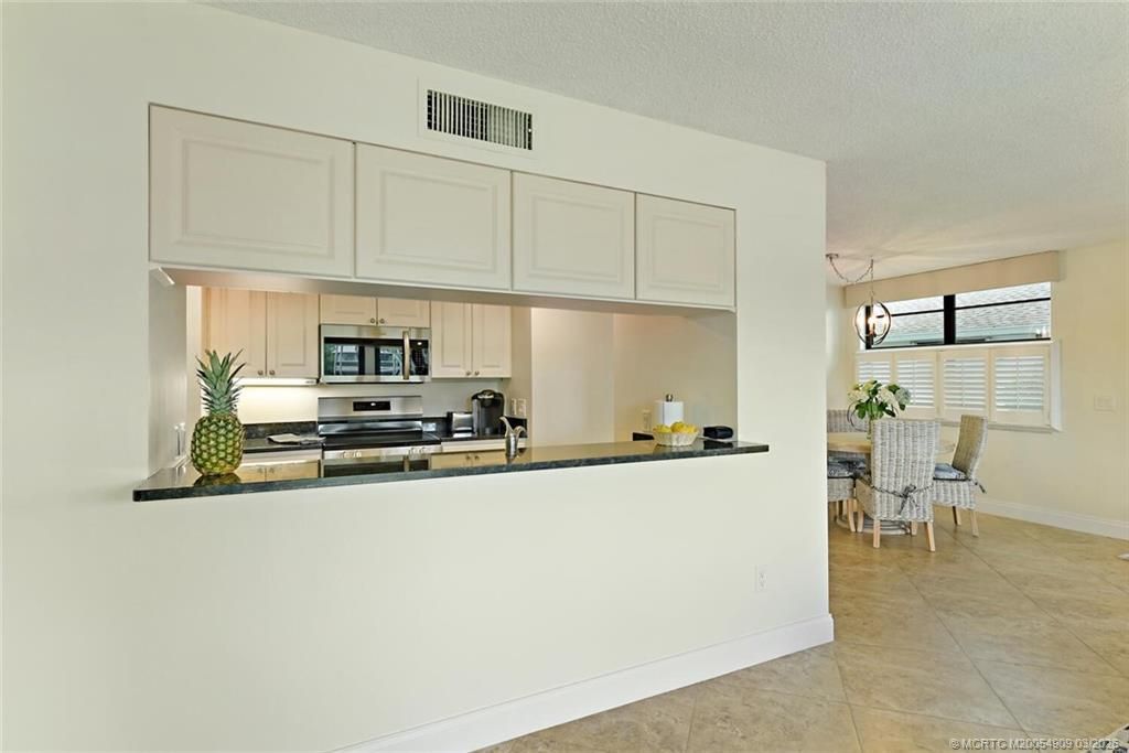 303 NE Golfview Circle, Stuart, FL 34996 Photo