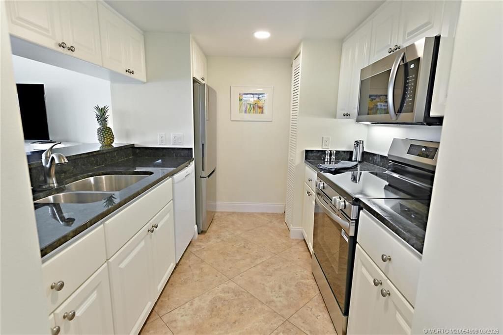 303 NE Golfview Circle, Stuart, FL 34996 Photo