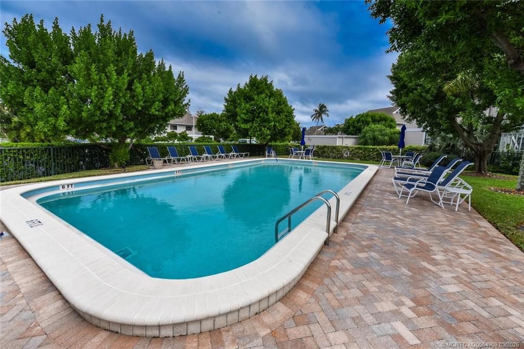 303 NE Golfview Circle, Stuart, FL 34996 Photo