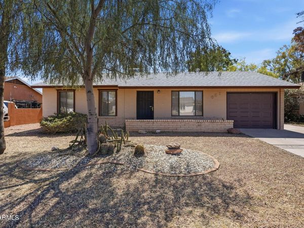 651 E GLADE Avenue, Mesa, AZ 85204