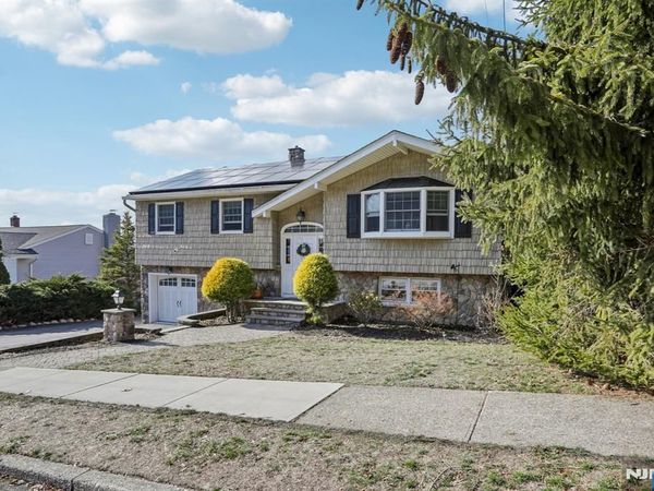 27 Borman Drive, WANAQUE, NJ 07465