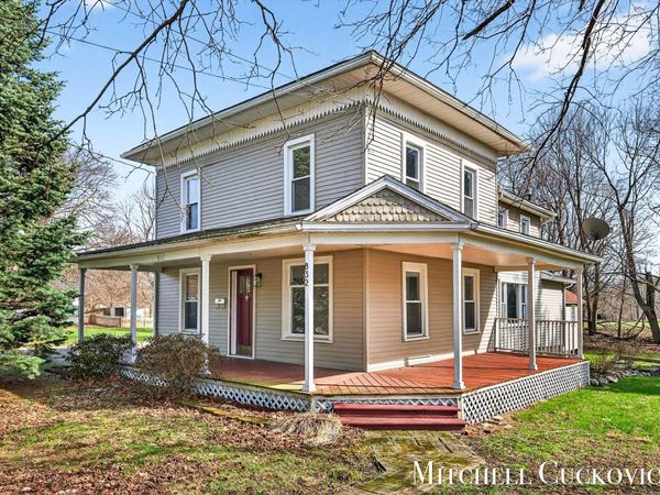 832 E Michigan Avenue, Marshall, MI 49068