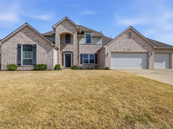 1202 Fairway Street , Claremore, OK 74019
