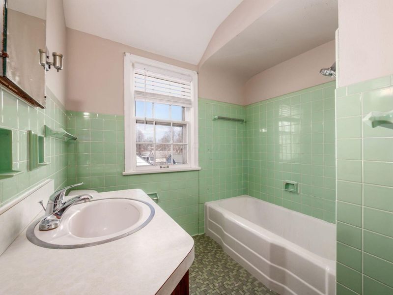 188 S Southampton Avenue , Columbus, OH 43204 Photo 14