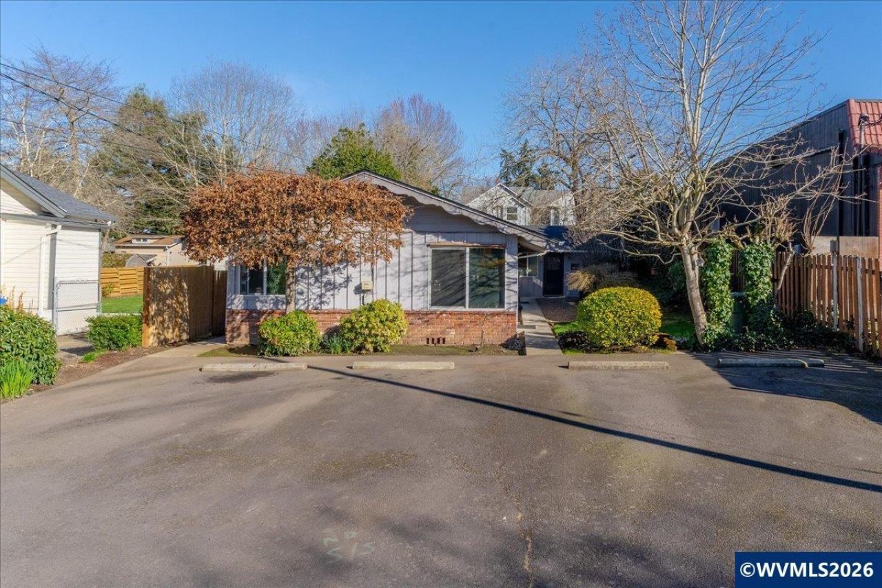 130 24th St Ne, Salem, OR 97301 Main Photo