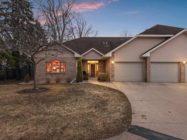 957 BRIGHTON DRIVE, Menasha, WI 54952