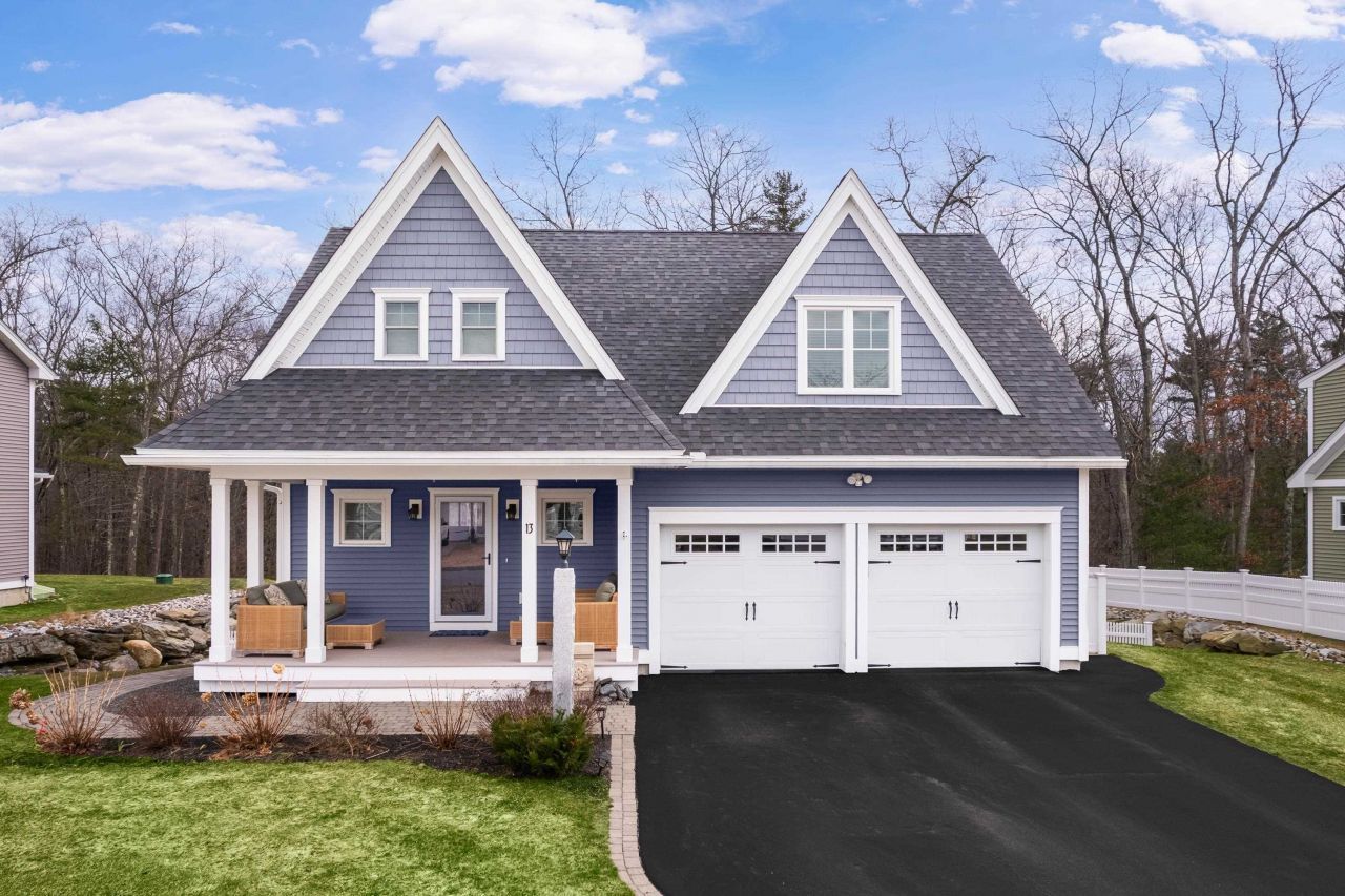 13 Clover Lane, Londonderry, NH 03053 Main Photo