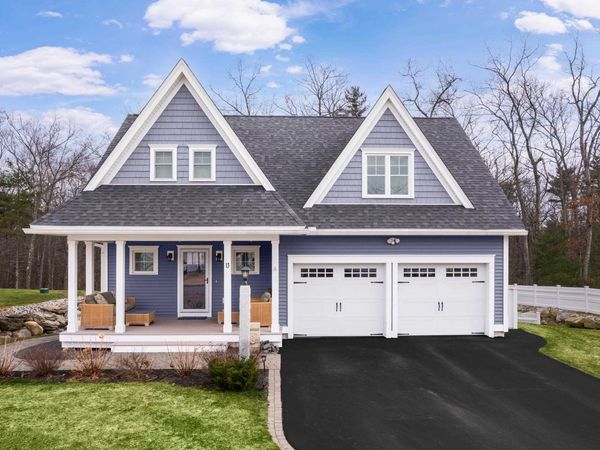 13 Clover Lane, Londonderry, NH 03053