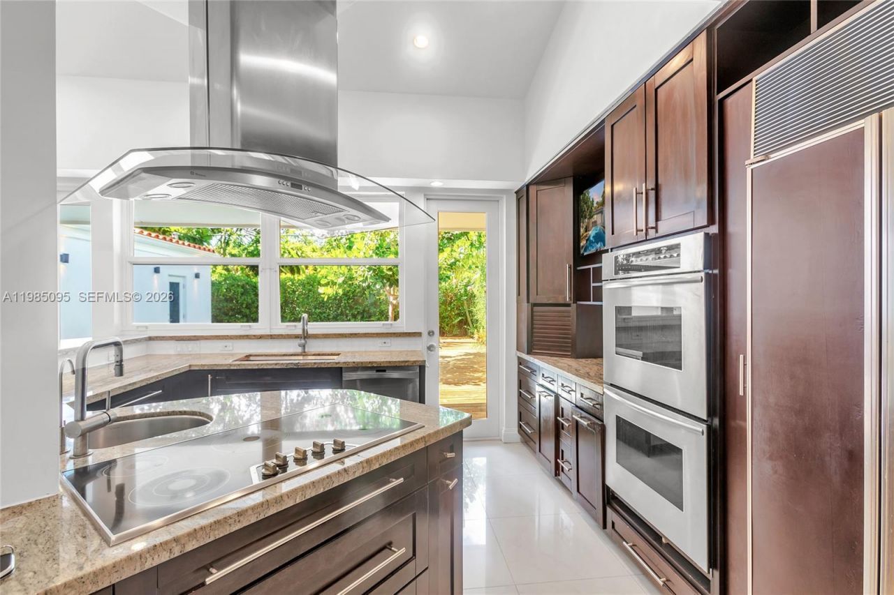 776 NE 74th St, Miami, FL 33138 Photo