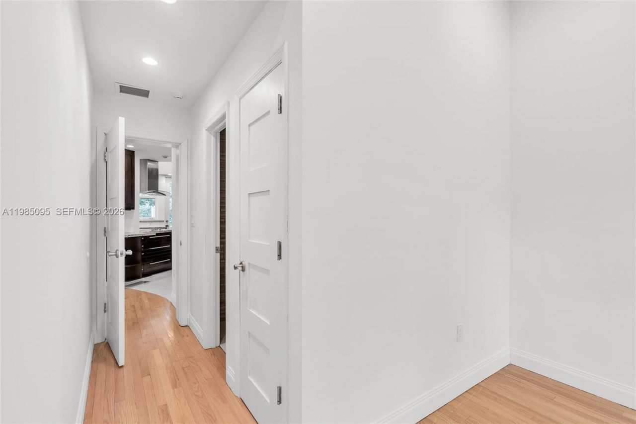 776 NE 74th St, Miami, FL 33138 Photo