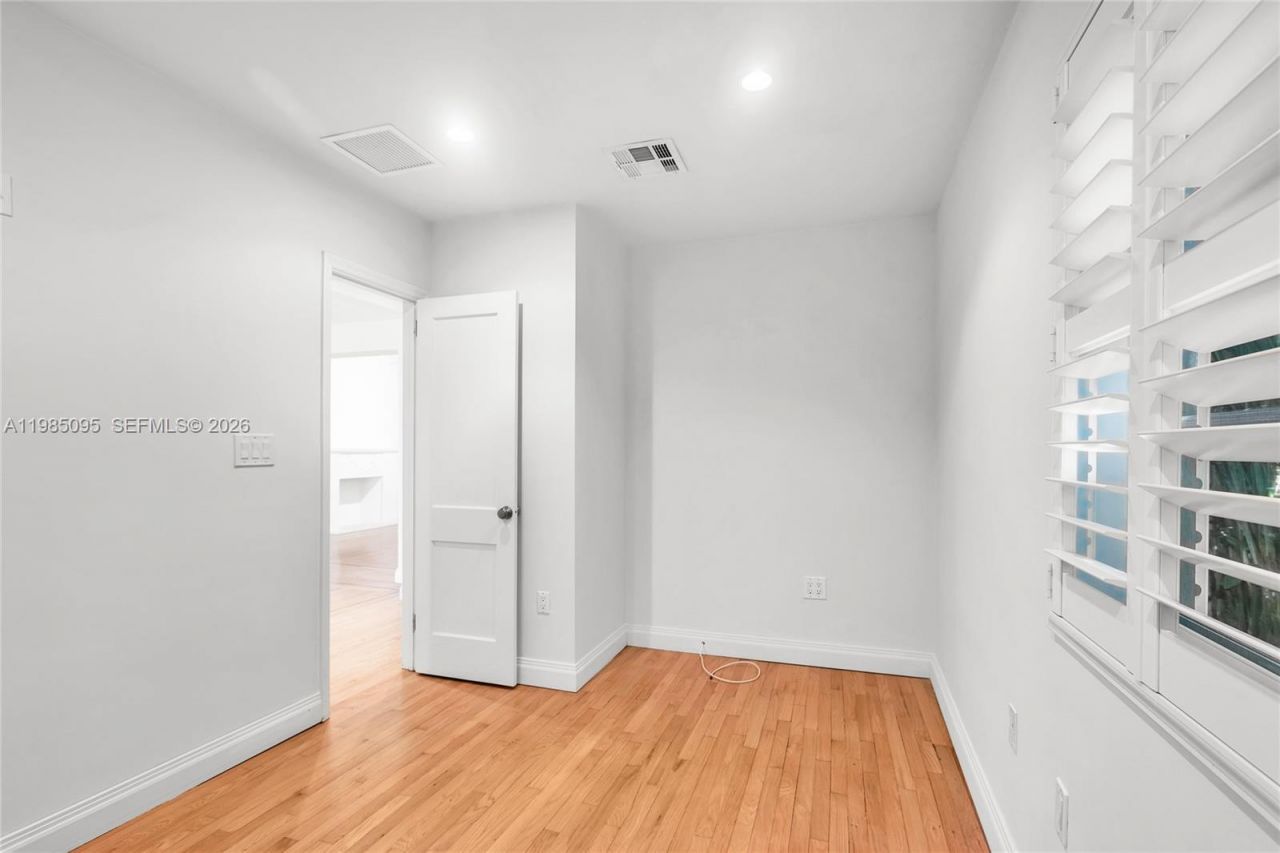 776 NE 74th St, Miami, FL 33138 Photo